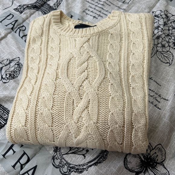Men's Cream Cable Knit Sweater - Picture 3 of 5